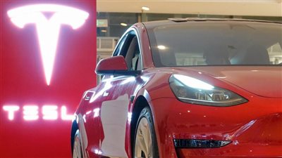 تسلا الأمريكية تستدعي آلاف من سياراتها بسبب خطأ بسيط!