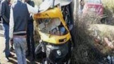 إصابة 7 أشخاص بينهم أطفال في انقلاب توك توك بقنا