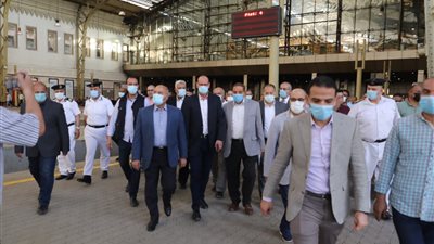 تفاصيل جولة وزير النقل بالمترو ومحطة السكة الحديد برمسيس