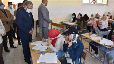 محافظ المنيا يتابع سير امتحانات 