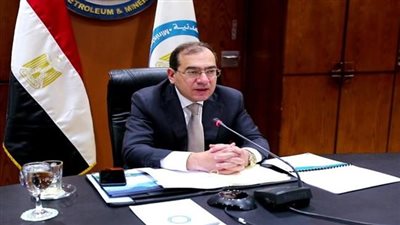 البترول تُخاطب مجلس الوزراء لتحديد ملف الأجازة الاستثنائية للعاملين بالشركات