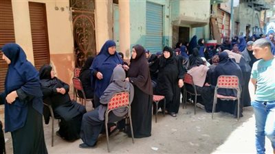 أهالي نبروه ينتظرون شهيد القوات المسلحة لتشييعه إلى مثواه الأخير