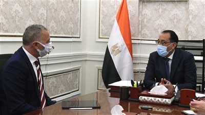 رئيس الوزراء يستعرض الفرص الاستثمارية في قطاع الصناعة
