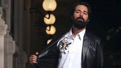 أحمد حاتم يتعرض لأزمة عاطفية في 