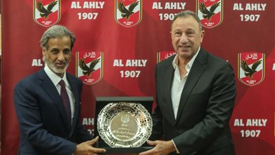 محمود الخطيب يستقبل الشيخ حمد بن خليفة رئيس الاتحاد القطري لكرة القدم