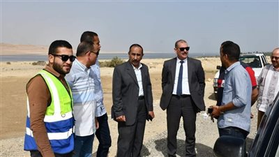 تفقد أعمال ورصف الطريق السياحي بالفيوم (صور)