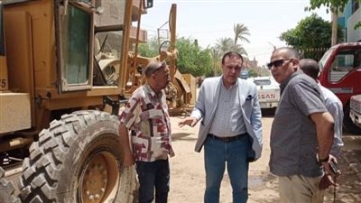 محافظ المنيا يتابع جهود الوحدات المحلية في تنفيذ حملات رفع تراكمات القمامة 