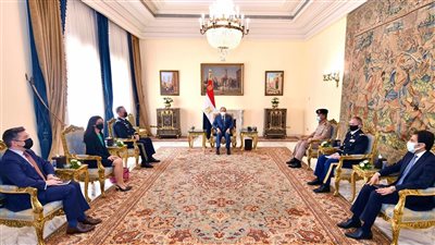 تفاصيل لقاء الرئيس السيسي مايكل كوريلا قائد القيادة المركزية الأمريكية
