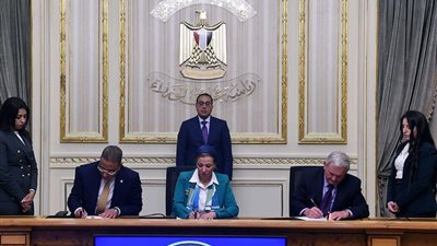 رئيس الوزراء يشهد التوقيع على مذكرة لتنفيذ محطة معالجة وتدوير المخلفات بالفيوم