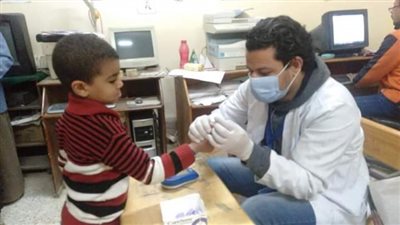 فحص 614 ألف من طلاب المدارس الابتدائية بالمنيا 