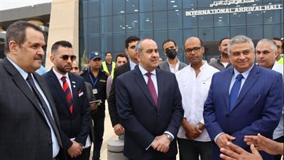 وزير الطيران المدني يتفقد المراحل النهائية لمشروع تطوير مطار سفنكس