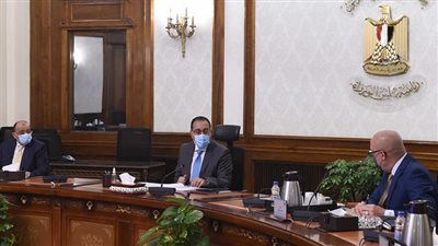 رئيس الوزراء يتابع موقف تقنين أوضاع اليد على أراضى الدولة 