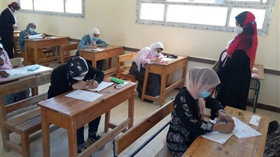 تعليق طلاب الشهادة الإعدادية بالقليوبية على مستوى امتحان الهندسة