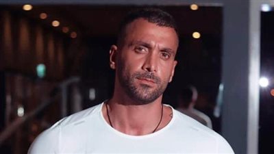 ربيع هاشم يدرب محمد إمام على الاعمال القتالية في فيلم عمهم