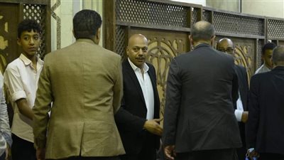 حضور محدود لـ«نجوم الفن» في عزاء والد ضياء عبد الخالق (صور)