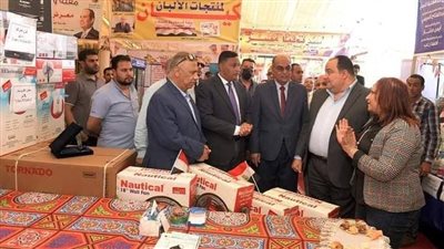 مختار ورعب يفتتحان معرض السلع الغذائية باستاد المنصورة الرياضي