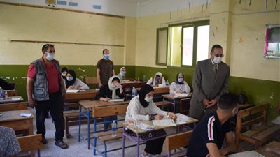 محافظ القليوبية يتفقد امتحانات الشهادة الإعدادية بمدارس بنها