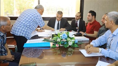 الفقي يبحث تذليل المعوقات للانتهاء من أهم مشروعات حياة كريمة بمراكز سوهاج