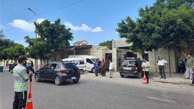 توافد أسرة ومحبي الفنان سمير صبري على مقابر المنارة لاستقبال جثمانه