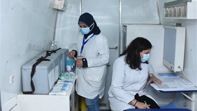 بدء حملة طرق الأبواب للتطعيم ضد فيروس كورونا بالمجان في الإسكندرية