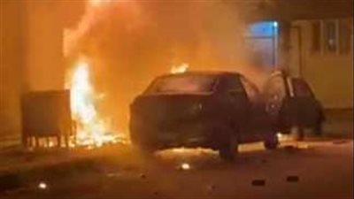 حريق هائل يلتهم سيارة ملاكي بشارع التحرير في الدقي