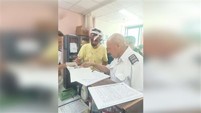  خروج الفنان مصطفى هريدي من قسم الشرطة بعد دفع الكفالة