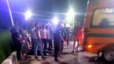 الصور الأولى لحادث دهس عجوز تحت عجلات سيارة مجهولة على الطريق بسوهاج