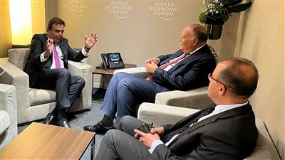 وزير الخارجية يلتقي نائب رئيس المفوضية الأوروبية 