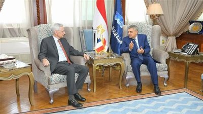 تفاصيل لقاء رئيس هيئة قناة السويس والسفير الفرنسي في القاهرة