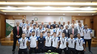 البنك الأهلي المصري يكرم فريق النادي لكرة الصالات 