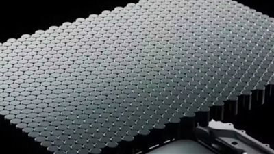 تيسلا تكشف عن تصميم جديد للبطارية يمكن أن يدوم 100 سنة