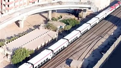 بالصور.. بدء التشغيل التجريبي لأول قطارات تالجو الأسبانية الفاخرة 