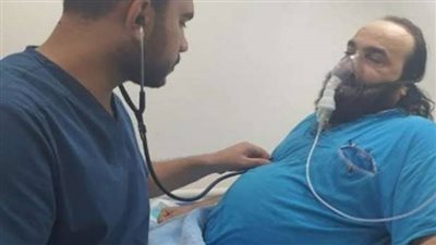 بعد نقله للعناية المركزة.. تطورات حزينة جدًا عن حالة نادر أبو الليف