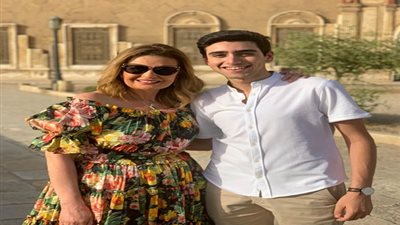 تيام قمر برفقة يسرا ونيللي كريم في مسلسل 