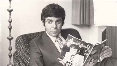 الماكيير محمد عشوب يفجر مفاجأة مدوية: سمير صبري له ابن ثان من فنانة شهيرة