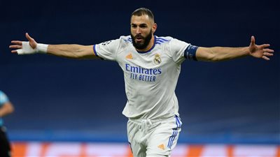 كريم بنزيما يقود ريال مدريد إلى اكتساح إلتشي