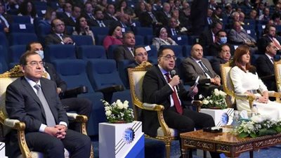 رئيس الوزراء: الطفرة في البنية التحتية مكنتنا من العمل لمضاعفة صادراتنا