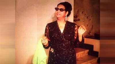 شاعر يصدم جمهور أم كلثوم: سرقت بعض أغانيها وتزوجت 11 مرة