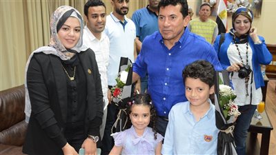 وزير الرياضة يستقبل أسرة الشهيد شبراوي في افتتاح المشروع القومي للموهوبين بالإسكندرية