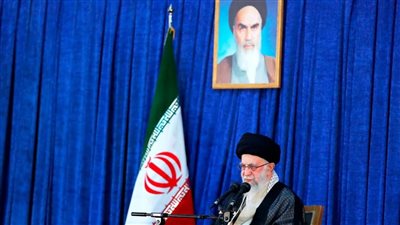 المرشد الأعلى الإيراني يعترف بالقرصنة في الخليج العربي