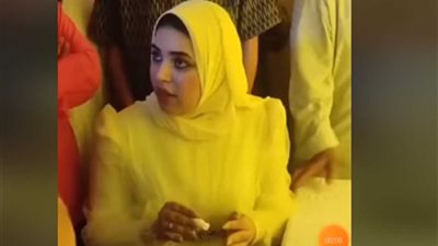 كيف يرى الشرع تصرفات عروس 