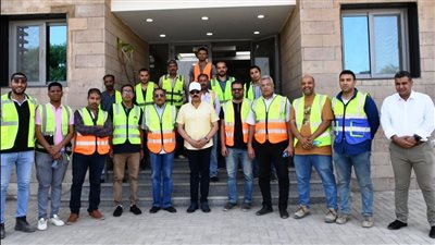 محافظ أسوان يتابع معدلات تنفيذ مشروعات منظومة التأمين الصحى 