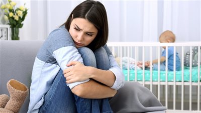 أمومة ملطخة بمآسي اكتئاب ما بعد الولادة.. معاناة «شيماء» مع القاتل الصامت