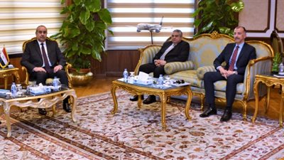 وزير الطيران يبحث مع سفير بولندا تعزيز التعاون فى مجال النقل الجوى 