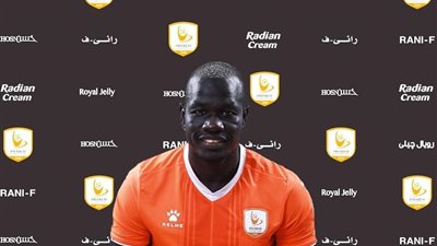 سيف تيرى يجرى جراحة تنظيف الركبة بصحبة طبيب فاركو في قطر