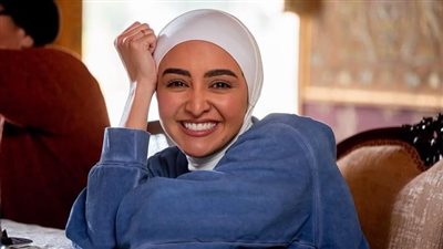 في عز الألم.. هلا رشدي تغني على فراش المرض (فيديو)