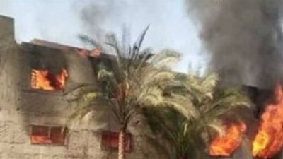 الدفع بقوات الحماية المدنية لإخماد حريق هائل في منزلي شقيقين توأم بسوهاج