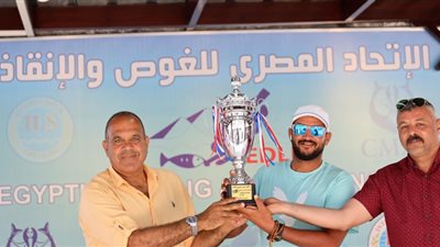 الغابة يفوز بالدرع العام لبطولة كأس مصر للسباحة بالزعانف