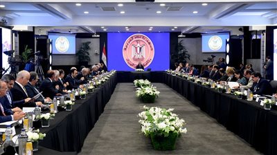 رئيس الوزراء: الدولة حريصة على استيعاب مختلف الأفكار ومنفتحة على جميع الآراء