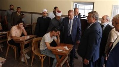 رئيس جامعة الأزهر يتفقد لجان امتحانات كلية الدراسات الإسلامية بدمياط